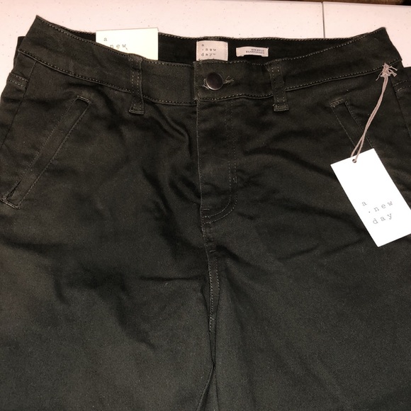 NWT women’s a new day olive green pants size 8 - Picture 4 of 6